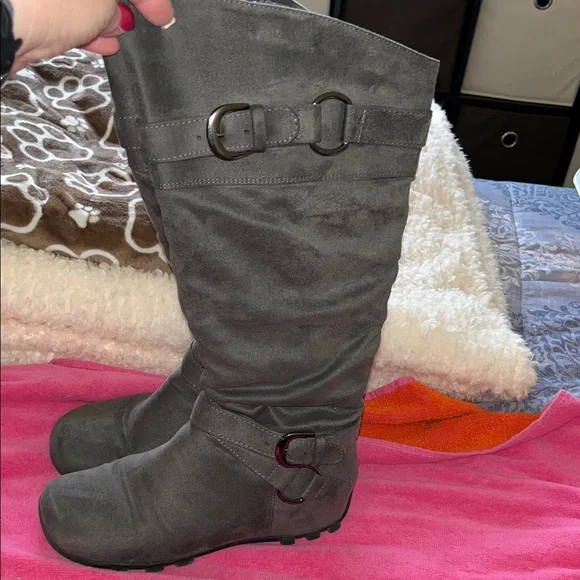 Stylish Gray Women's Boots - Picture 1 of 10